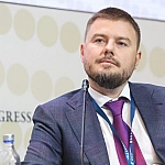 Госконтракт для «уголовника» Ушеровича: заграничная «содержанка» группы 1520