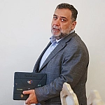 Варданян сделал ручкой «Атому»: олигарх готовит чемодан в США?