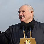 Лукашенко: белорусы сохранили память о Дне Октябрьской революции, но новых революций не хотят