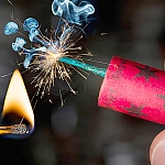 Пассажиры подожгли петарду на эскалаторе петербургского метро: полиция ищет нарушителей