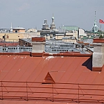 В Петербурге за год отремонтировали почти три тысячи крыш многоквартирных домов