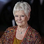 Джуди Денч публично высказалась в поддержку Вайнштейна и Спейси