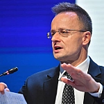 Сийярто обвинил ЕС в создании опасного прецедента, восхваляя удары Украины по российской энергетике