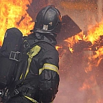 В Кабардино-Балкарии локализовали крупный пожар на складе в селе Карагач