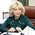 Французские каникулы Радионовой: «дачка» родителей-пенсионеров, или откуда деньжата, Свет?