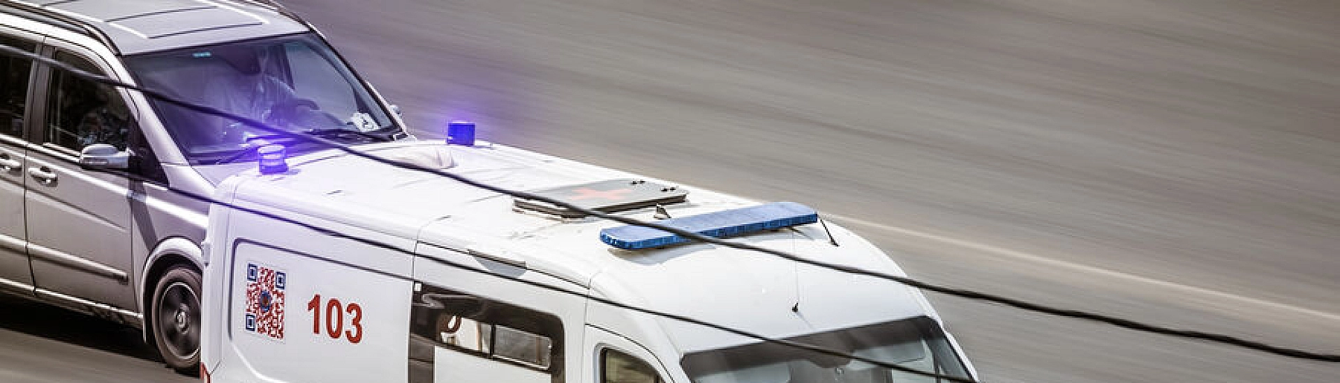 В Ленобласти столкнулись грузовой поезд и автобус: есть жертвы