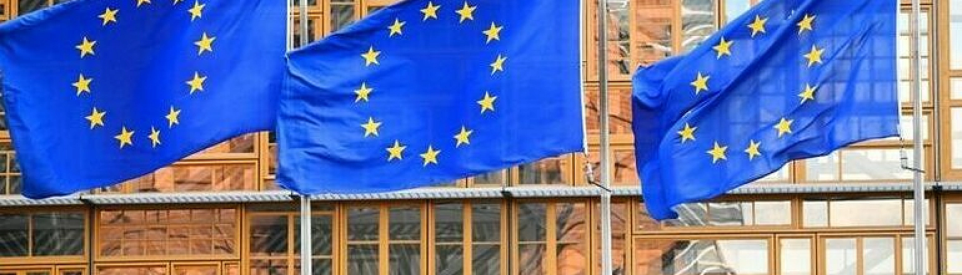 Евросоюз намерен ввести полный запрет на сделки с «Роснефтью» и «Газпромнефтью»