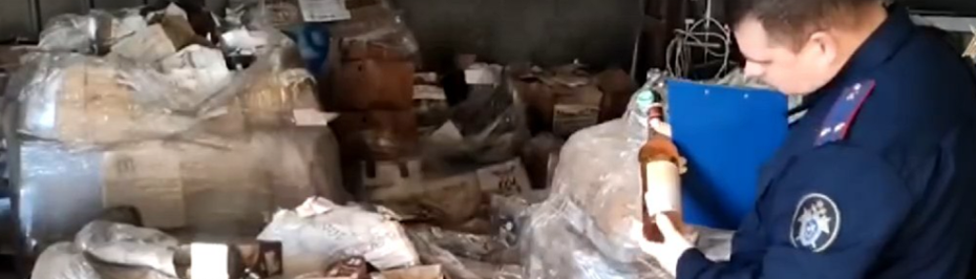 В Ленинградской области изъяли 5 тыс. литров спирта по делу о массовых отравлениях
