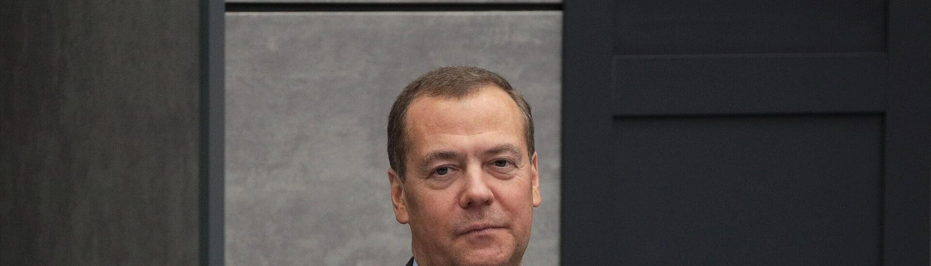 Медведев назвал женщин России самой активной и лучшей частью общества