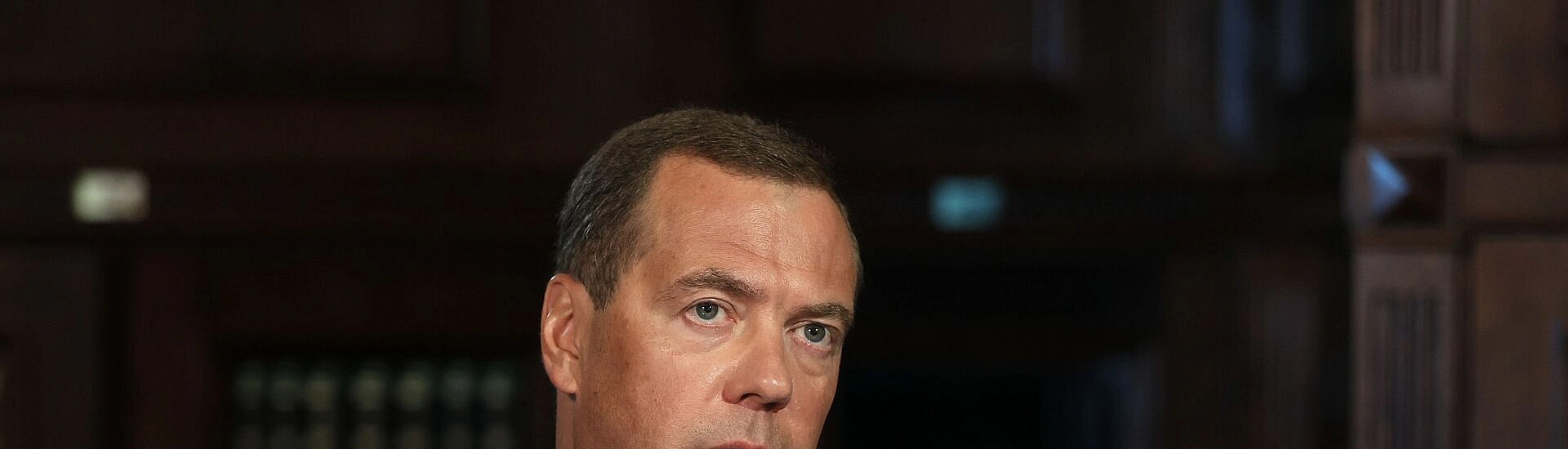 Медведев заявил, что после отмены встречи Путина и Трампа Россия может усиливать удары по Украине