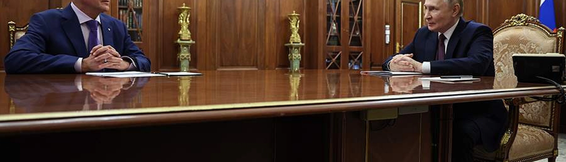 Путин отметил устойчивость Сбербанка на встрече с Германом Грефом