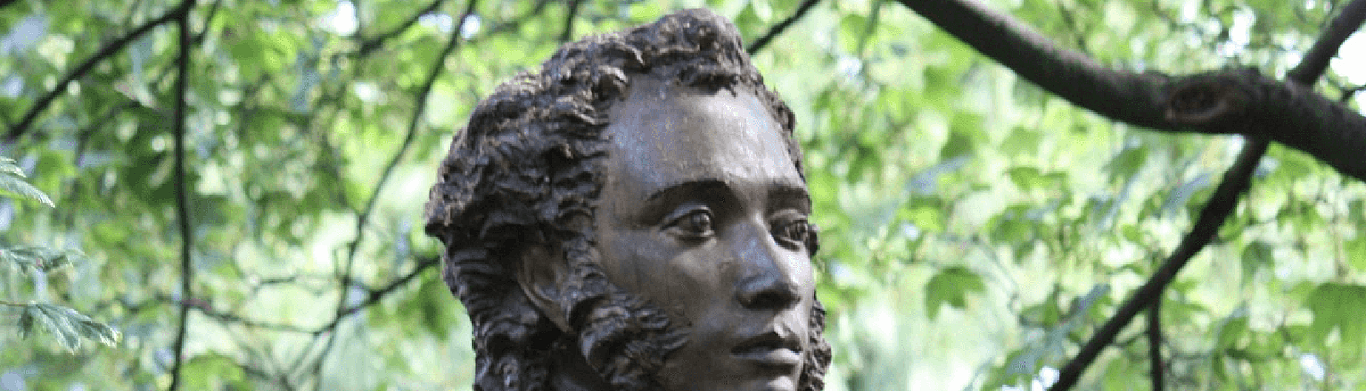 В Париже установили памятник Александру Пушкину