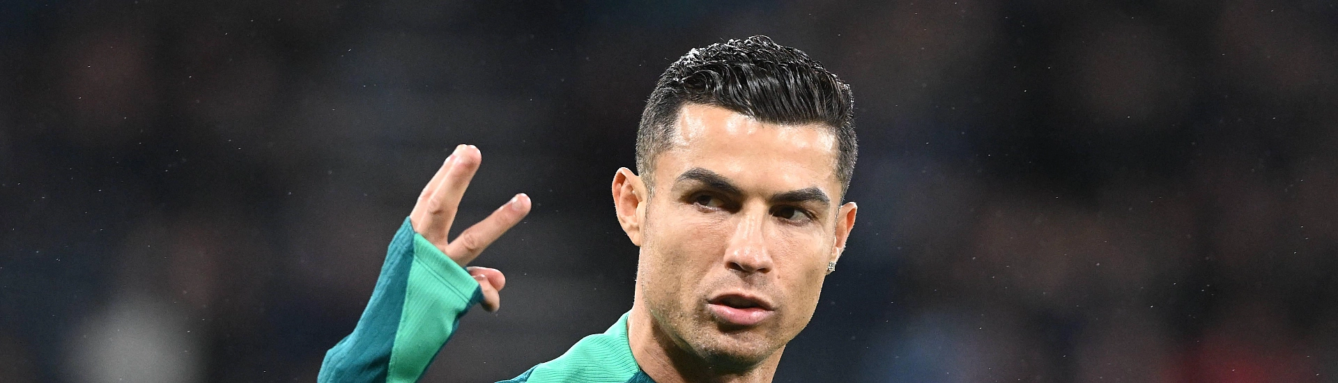 Криштиану Роналду забил 954-й гол эффектным ударом через себя