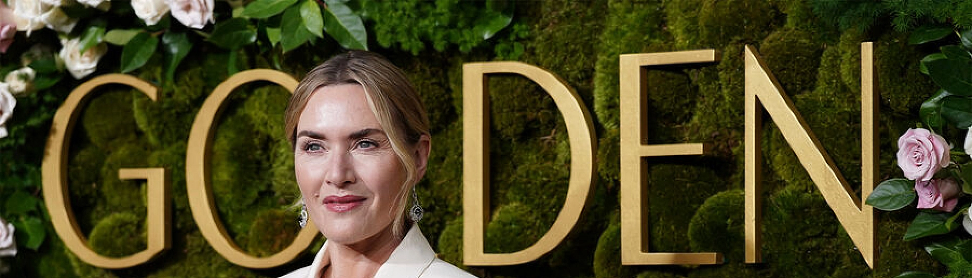 Кейт Уинслет вышла на красную дорожку с 21-летним сыном