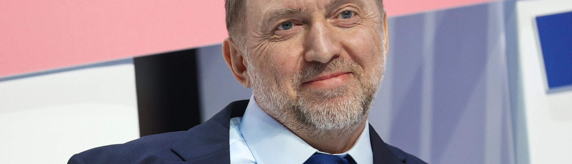 Олег Дерипаска возглавил Федерацию хоккея с мячом России