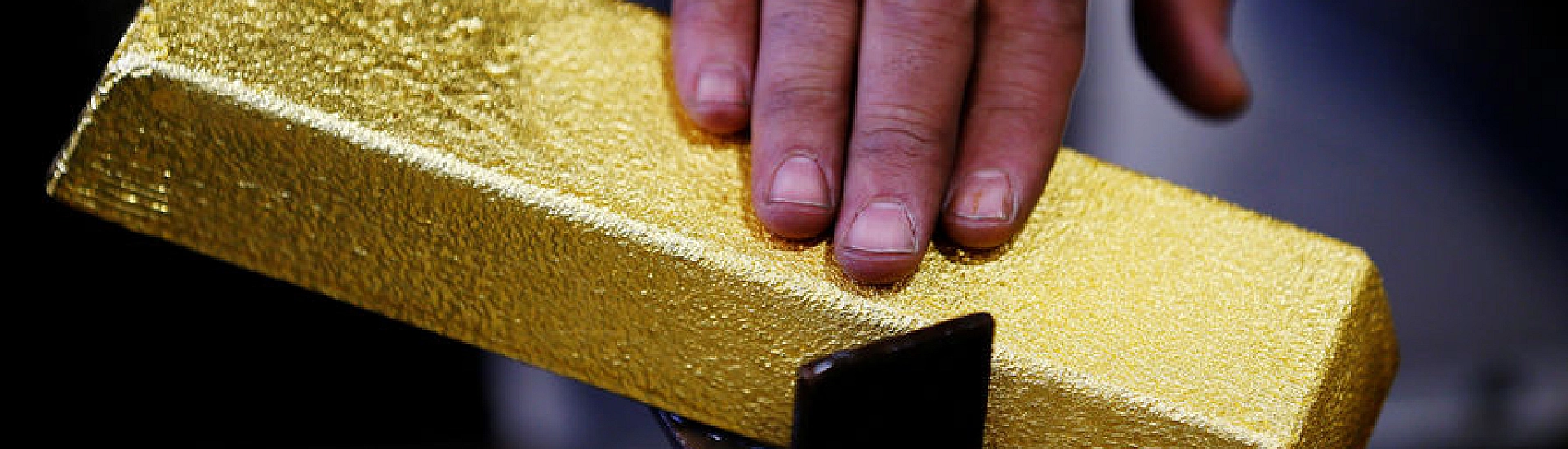 Золото резко подешевело после заявлений Трампа о Гренландии