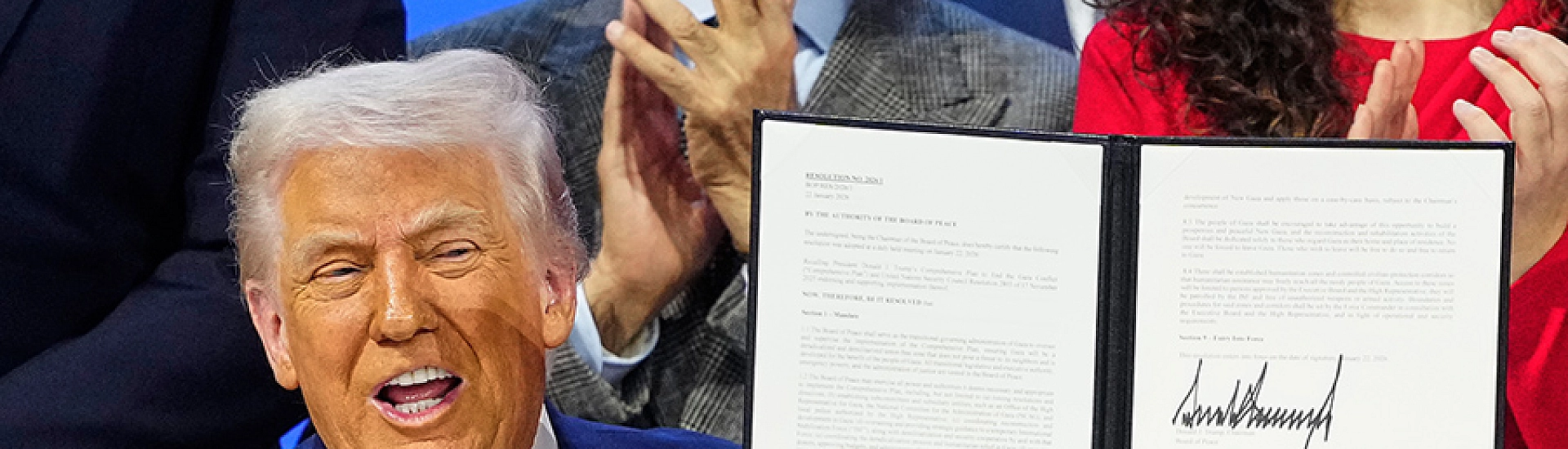 Главы крупнейших компаний не смогли сразу покинуть зал после выступления Дональда Трампа в Давосе