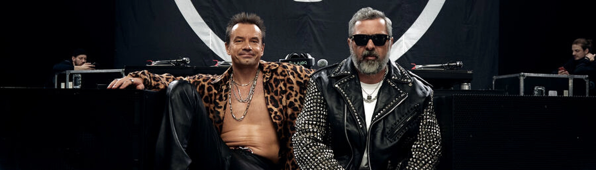 Солист «Дискотеки Аварии» зарегистрировал бренд «Новый год к нам мчится»