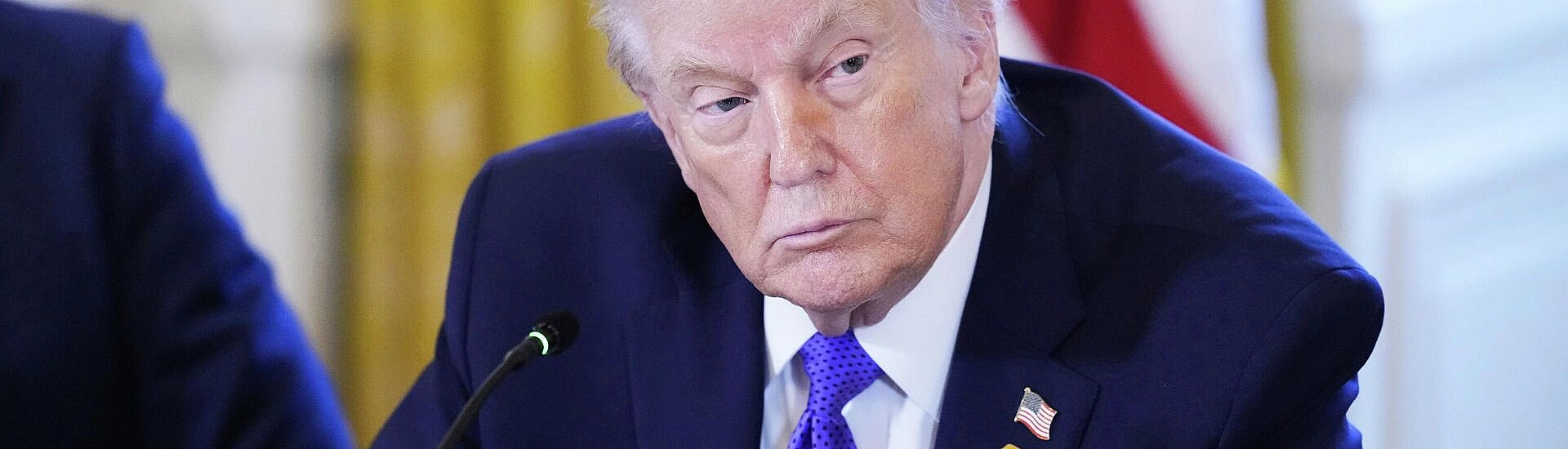 Ушаков сообщил, что Трамп предлагал обсудить возможность встречи Путина и Зеленского