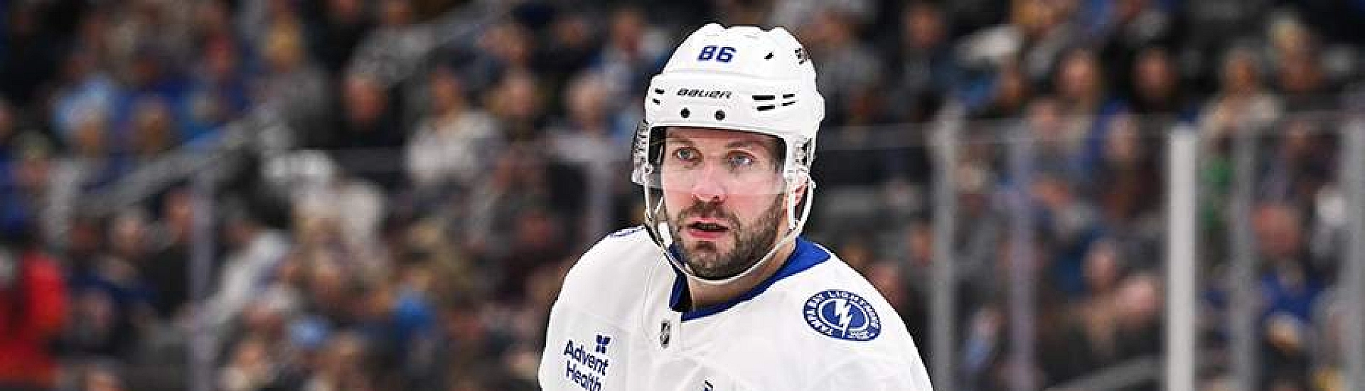 Драка в матче НХЛ: Ткачак толкнул Кучерова, судьи наказали 11 игроков