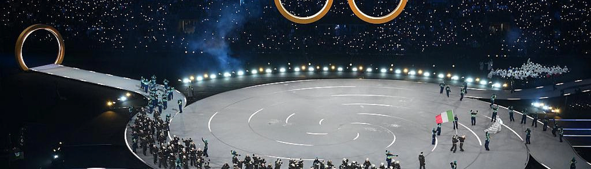 Шесть российских спортсменов выйдут на старт во вторник на Олимпиаде-2026 в Италии