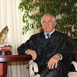 В Краснодаре задержаны фигуранты дела о земле и имуществе главы Верховного суда Адыгеи