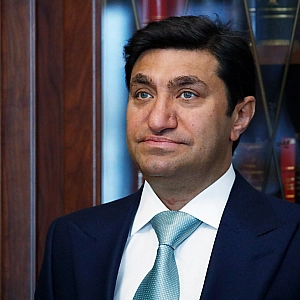 Год Нисанов прикрылся китайским