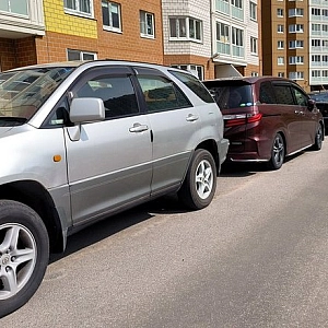 В Госдуме напомнили о штрафах за самовольное закрепление парковочных мест во дворах