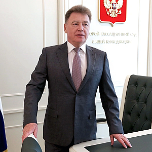 Гостиница по Шмидту выйдет Берлином: кошелек судьи Бондара идет на Москву