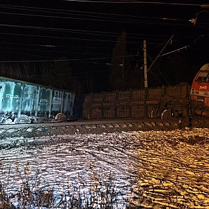 В Иркутской области сошли с рельсов локомотив и вагоны с углем: возбуждено уголовное дело