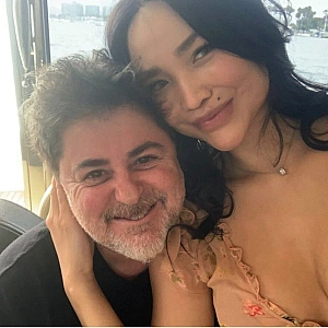 Дарина Эрвин опубликовала откровенные снимки в раздельном купальнике