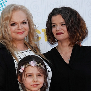 Дело Долиной: Верховный суд подключил дочь и внучку певицы, скандал выходит на новый уровень