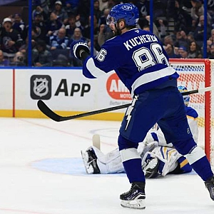 Кучеров довел результативную серию до десяти матчей в НХЛ