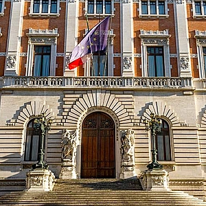 Итальянские депутаты предложили остановить финансовую поддержку Украины