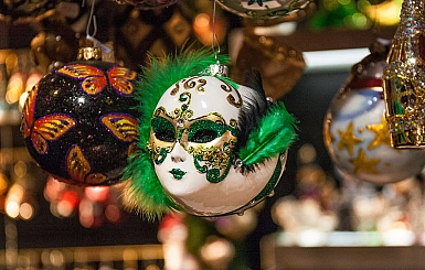 Россияне выбирают необычные елочные игрушки