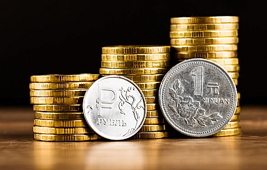 Юань укрепился к рублю на старте торгов на фоне снижения нефтяных котировок