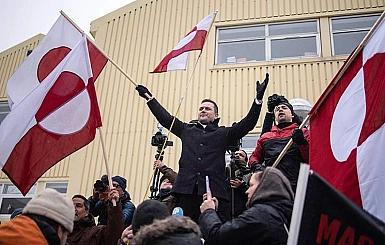 Захарова заявила, что судьбу Гренландии должны решать ее жители